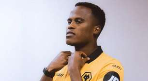 "Vagabundo?" Interação com jogador do Flamengo provoca atrito entre Arias e torcedor do Fluminense