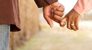 3 em cada 10 brasileiros já tiveram relacionamento com colegas de trabalho