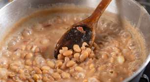 Se sua mãe não te ensinou, eu te ensino como engrossar o caldo de feijão do jeito mais fácil possível! Diga adeus ao feijão ralo!