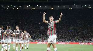 Serna iguala feitos de Arias e Ganso pelo Fluminense