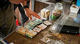 Operação Midas apreende quase R$ 40 mil e mira tráfico e comércio irregular de ouro no centro de Porto Alegre