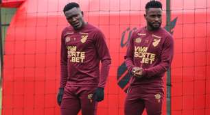 Athletico-PR monta time com limite de estrangeiros na mesa: "Mercado só permite"