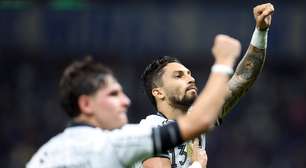 Alex Telles elogia poder de reação do Botafogo: 'exaltar essa reação'