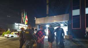 Guarda municipal de Canoas prende trio por tráfico de drogas ao lado do portão de escola