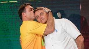Flávio Bolsonaro anuncia pré-candidatura à Presidência por indicação do pai: 'Grande responsabilidade'
