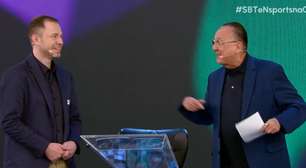 Galvão estreia no SBT sem usar paletó com logo da emissora enquanto tem contrato com a Band