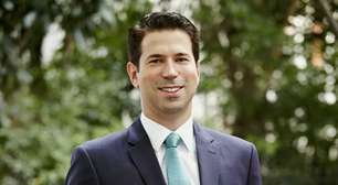 Professor brasileiro de Harvard é preso por agentes dos EUA após disparar arma de chumbinho perto de sinagoga