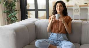Vai um chá por aí? Confira 6 opções para se sentir mais leve e renovada