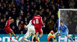Em jogo com seis gols pela Premier League, Leeds arranca empate com Liverpool no fim