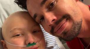 Marido de Isabel Veloso chora e revela presente ideal de aniversário, com mulher internada na UTI após transplante de medula