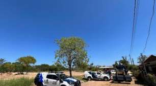 Retroescavadeira é apreendida em operação contra aterro irregular em Porto Alegre