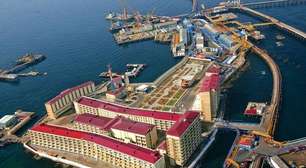 2 mil habitantes, hotéis e campo de futebol: URSS construiu cidade em plataforma de petróleo sobre mina de ouro negro