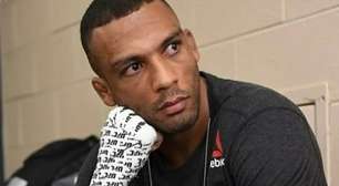 VÍDEO: Assista o nocaute sofrido por Edson Barboza no UFC 323