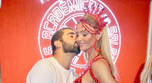 Cíntia Dicker celebra aniversário na quadra do Salgueiro ao lado de Pedro Scooby