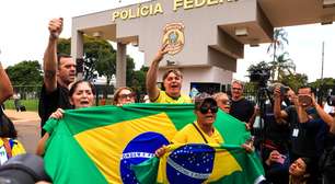 54% dos brasileiros acreditam em tentativa de fuga de Bolsonaro