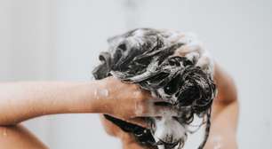 Essa é a técnica de lavagem que salva os cabelos ressecados e quase ninguém usa