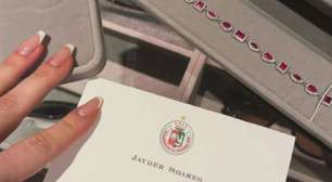 Rica! Virginia ganha presente luxuoso de presidente da Grande Rio