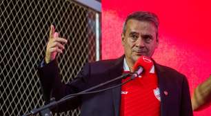 Sem ser aproveitado no Vila Nova, atacante é dispensado, porém clube visa lucro: "Na mira"