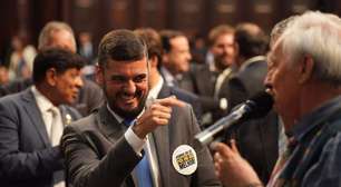 Deputados do Rio votam pela soltura de Rodrigo Bacellar em meio a briga no plenário