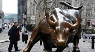 Ações dos EUA têm desempenho misto com investidores aguardando decisão do Fed; Warner Bros salta