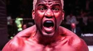 VÍDEO: Gigante que assustou Poatan em treino aplica nocaute brutal e é campeão do Karate Combat - Assista agora!