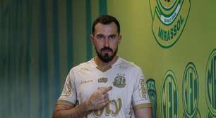 Após temporada histórica, Walter renova com o Mirassol e mira Libertadores de 2026