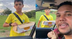 Motorista percebe erro no PIX, alerta menino e paga todas as paçocas já vendidas em semáforo de SP