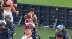 Jornalista relata intimidação de jogador do Inter: 'Se sentiu no direito de tirar meu fone e gritar'; assista