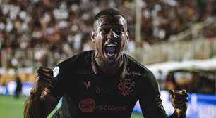 Dudu se emociona após permanência do Vitória e dedica momento à torcida: "Amo essa camisa"