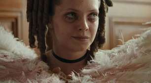 A Meia-Irmã Feia: a versão brutal de Cinderela que transforma espelho em punição