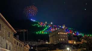 Itália acende maior árvore de Natal do mundo