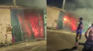 Incêndio destrói casa em Manaus e assusta moradores