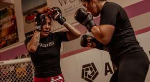 Cris Cyborg mira título mundial de boxe quando se aposentar do MMA