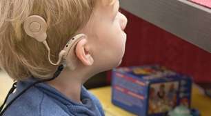 Ouvido biônico: conheça a tecnologia que transforma a audição