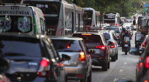Motoristas de ônibus fazem paralisação em SP; sindicato alega atraso em pagamentos