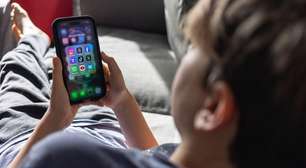 Proibição de redes sociais a menores de 16 começa a valer na Austrália: a escalada global de denúncias e processos contra plataformas