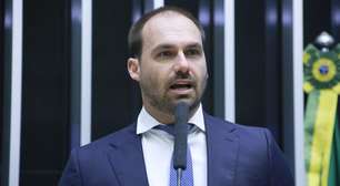 Motta notifica Eduardo Bolsonaro sobre processo de perda do mandato