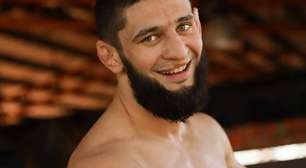 Joe Rogan explica a fórmula para vencer Khamzat Chimaev, rival de Alex Poatan