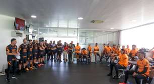 Ex-zagueiro do Corinthians sai em defesa de Sylvinho e relembra tempos de Vítor Pereira