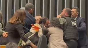 Entenda retirada à força de Glauber Braga da mesa diretora da Câmara