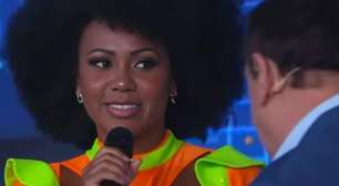 Bailarina aciona Justiça e pede R$ 2 milhões de indenização após ataques racistas de Ratinho