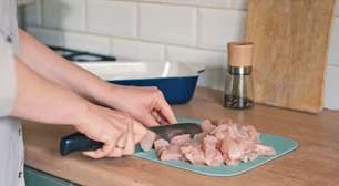 Nem peito, nem sobrecoxa: essa é a parte do frango mais barata, saudável e que tem maior quantidade de proteína para a sua dieta