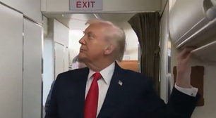 Trump tem entrevista interrompida por pessoa 'presa' em banheiro