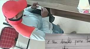 Homem usa bilhete para anunciar assalto em estabelecimento no interior de MG: 'Passa tudo'
