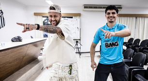 Neymar refaz dança com torcedor do Santos que superou leucemia na infância