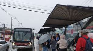 Após caos e paralisação, ônibus voltam a funcionar normalmente em SP