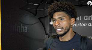 VÍDEO: Hugo Souza elogia festa da Fiel, comenta português de Memphis e analisa vitória contra o Cruzeiro