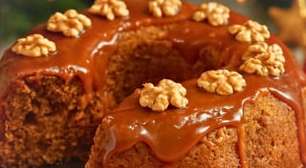 Bolo de cenoura com nozes e caramelo para o Natal: fácil