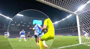 Técnico do Cruzeiro levanta dúvida sobre possível toque de mão no gol de Depay