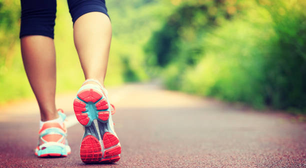 Aumentar o número de passos diários poderia retardar o Alzheimer